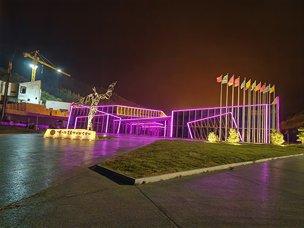 城市亮化是现代城市建设的重要组成部分,它不仅可以美化城市的夜景,还能提升城市的整体形象。随着科技的不断进步,城市亮化也得到了更多的关注和创新。本文将介绍一些关于城市亮化的创意和技术,帮助读者了解城市亮化的重要性以及如何进行江孜城市亮化的规划和实施。 城市亮化是现代城市建设的重要组成部分,它不仅可以美化城市的夜景,还能提升城市的整体形象。随着科技的不断进步,城市亮化也得到了更多的关注和创新。本文将介绍一些关于城市亮化的创意和技术,帮助读者了解江孜城市亮化的重要性以及如何进行江孜城市亮化的规划和实施。