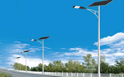 农村道路装江孜太阳能路灯选多大瓦数实测